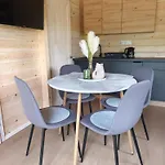 Ferienhaus Lato Domki, 200 M Do Morza, Basen,parking Monitorowany,plac Zabaw Sarbinowo