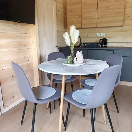 بيت للعطل Lato Domki, 200 M Do Morza, Basen,parking Monitorowany,plac Zabaw ساربينوفو